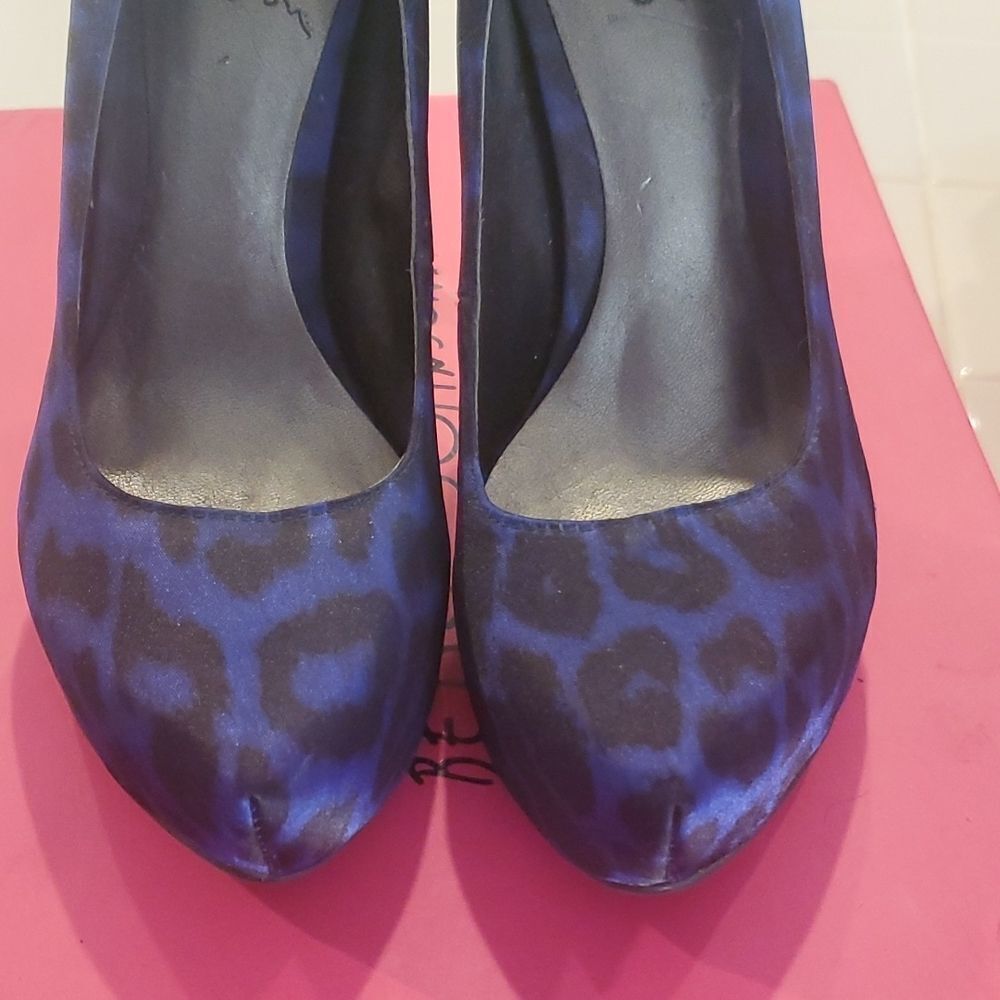 Blue Leopard Print Heels size 6